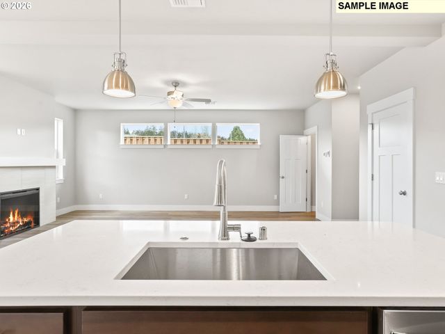 504 Ne TRILLIUM Dr 63, Estacada, OR 97023