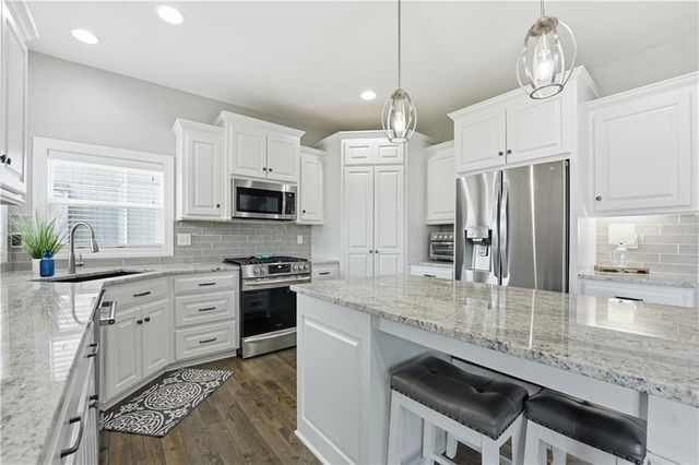 18933 W 168th Street, Olathe, KS 66062