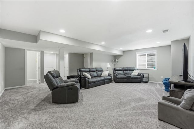 18933 W 168th Street, Olathe, KS 66062