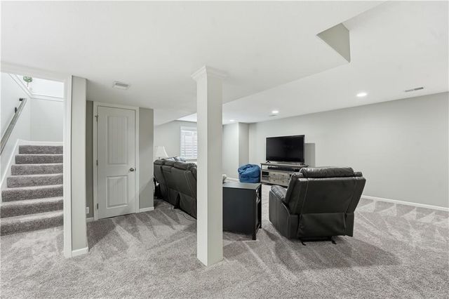 18933 W 168th Street, Olathe, KS 66062