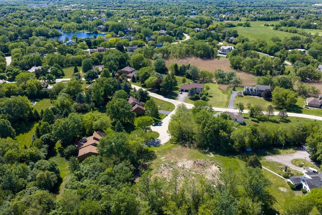 1 High Point Circle, Hawthorn Woods, IL 60047