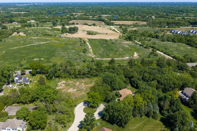 1 High Point Circle, Hawthorn Woods, IL 60047