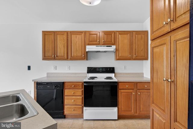 53 CHICKADEE CIR, Leola, PA 17540