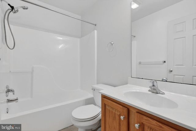 53 CHICKADEE CIR, Leola, PA 17540