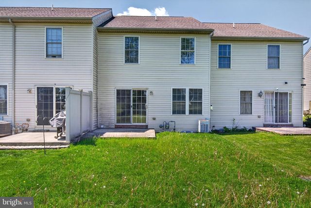 53 CHICKADEE CIR, Leola, PA 17540