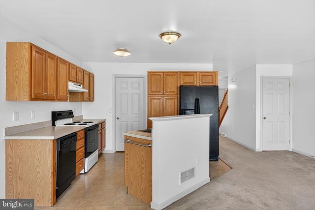 53 CHICKADEE CIR, Leola, PA 17540