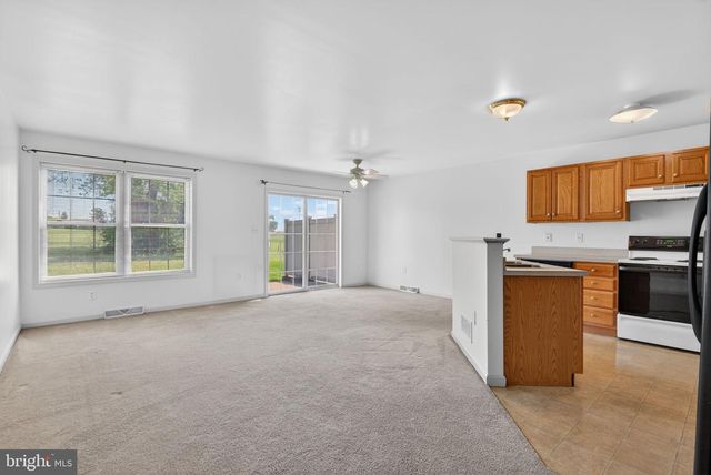 53 CHICKADEE CIR, Leola, PA 17540