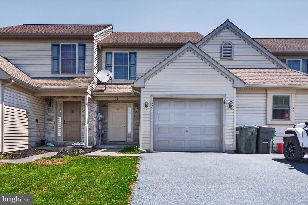 53 CHICKADEE CIR, Leola, PA 17540