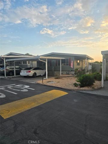 840 E Foothill 17, Azusa, CA 91702