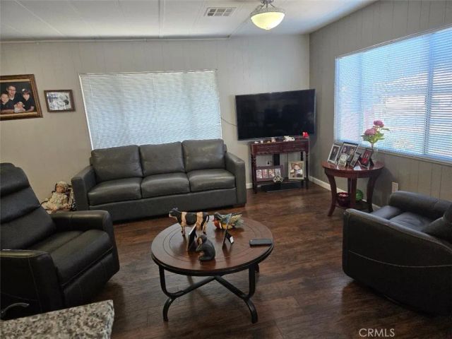 840 E Foothill 17, Azusa, CA 91702