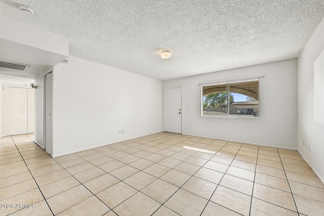 5123 N 68TH Avenue, Glendale, AZ 85303