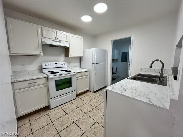 6750 Del Rey Avenue 130, Las Vegas, NV 89146