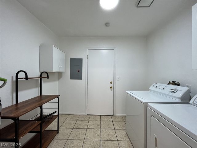 6750 Del Rey Avenue 130, Las Vegas, NV 89146