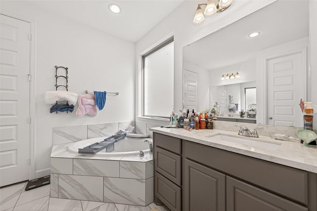 26619 Vega Pointe Lane, Richmond, TX 77406