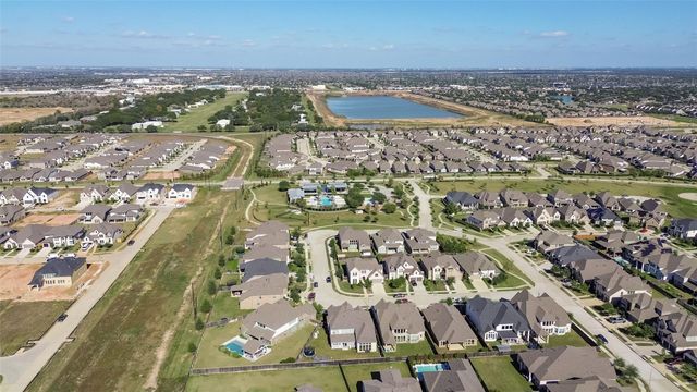 26619 Vega Pointe Lane, Richmond, TX 77406