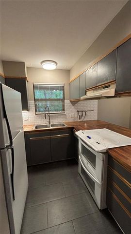 819 E San Miguel Street 2, Colorado Springs, CO 80903