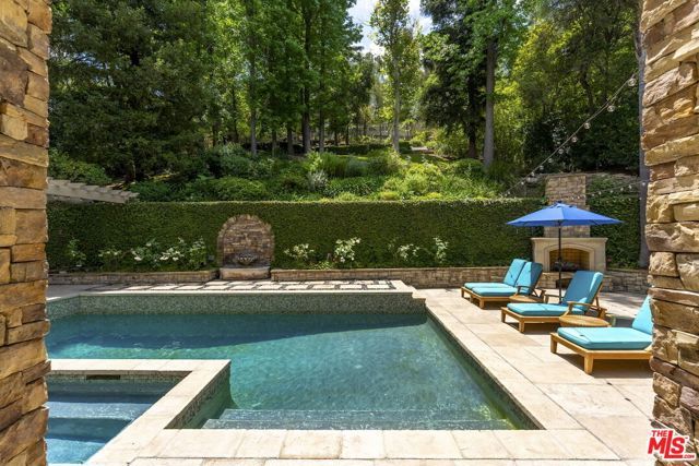 15938 Valley Vista Boulevard, Encino (los Angeles), CA 91436