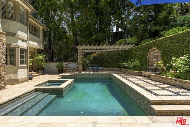 15938 Valley Vista Boulevard, Encino (los Angeles), CA 91436