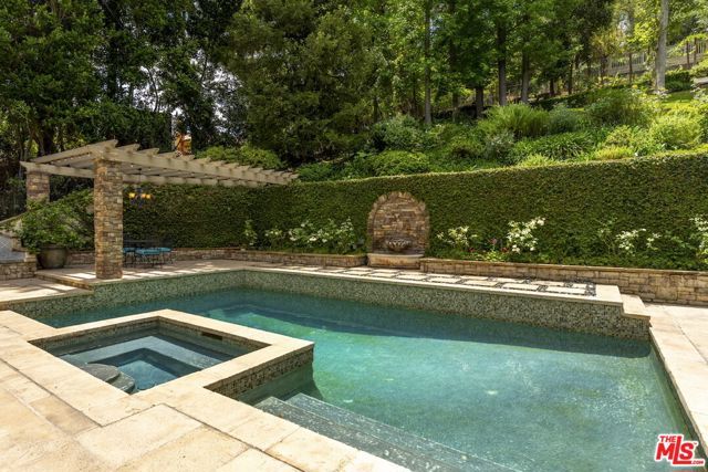 15938 Valley Vista Boulevard, Encino (los Angeles), CA 91436