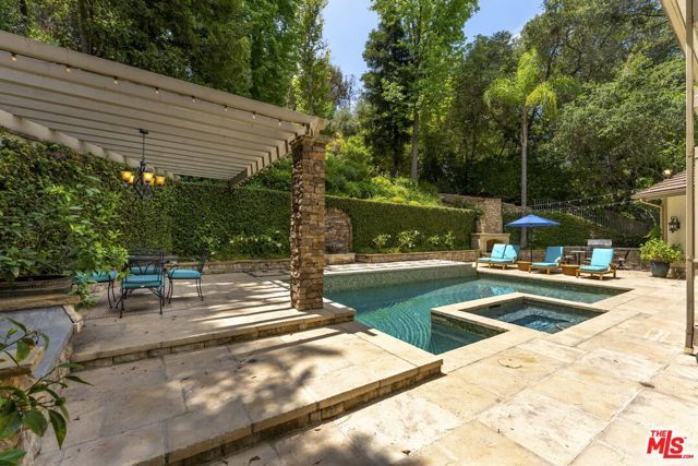 15938 Valley Vista Boulevard, Encino (los Angeles), CA 91436
