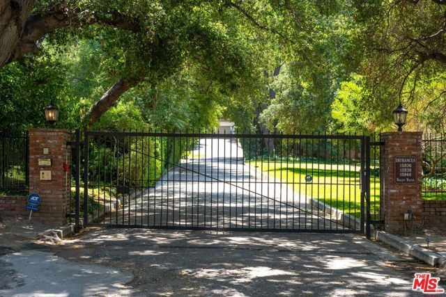 15938 Valley Vista Boulevard, Encino (los Angeles), CA 91436