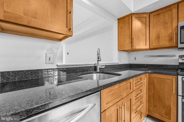 2141 DOMINION WAY, Falls Church, VA 22043
