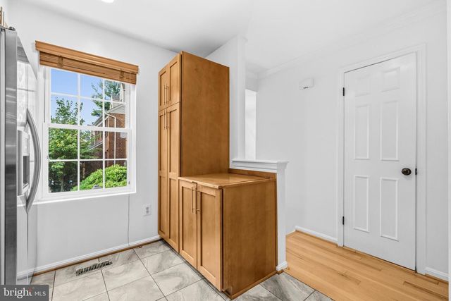 2141 DOMINION WAY, Falls Church, VA 22043