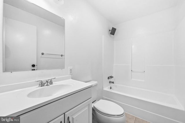2141 DOMINION WAY, Falls Church, VA 22043
