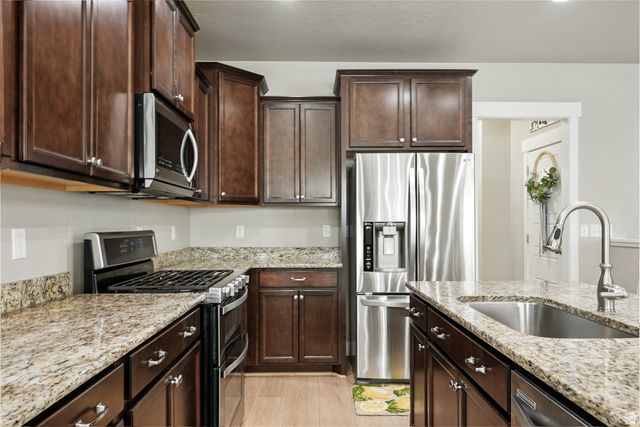 3203 S TYTUS LN, Saratoga Springs, UT 84045