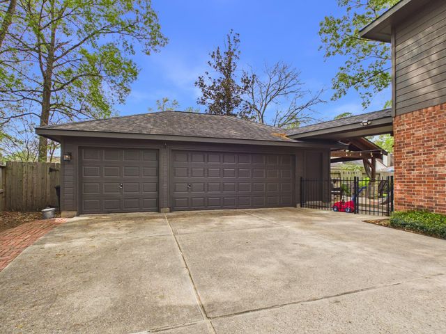 2907 Heather Lake Court, Houston, TX 77345
