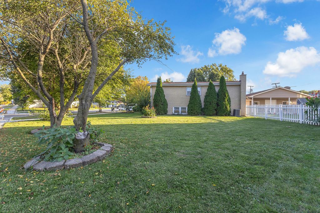 10440 Princess Avenue, Chicago Ridge, IL 60415 — photo 3