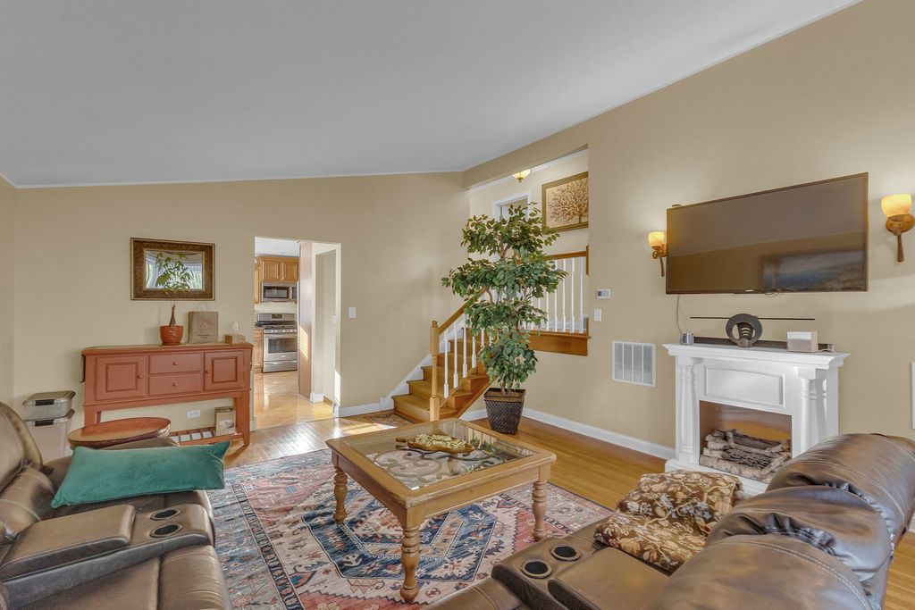 10440 Princess Avenue, Chicago Ridge, IL 60415 — photo 5