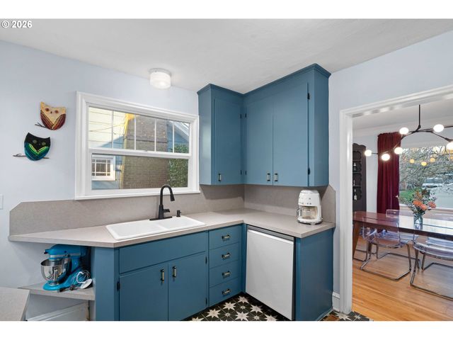 6525 N CAMPBELL Ave, Portland, OR 97217