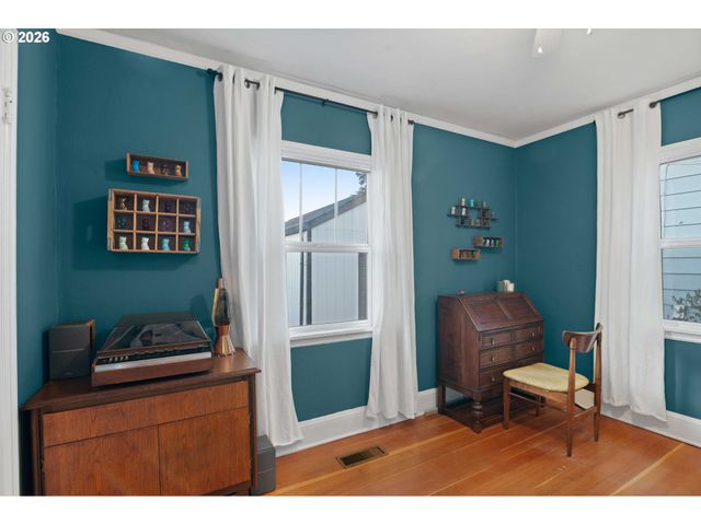 6525 N CAMPBELL Ave, Portland, OR 97217