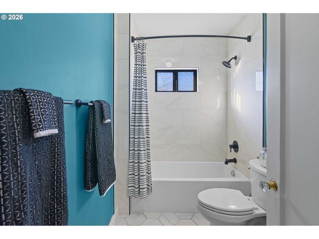 6525 N CAMPBELL Ave, Portland, OR 97217