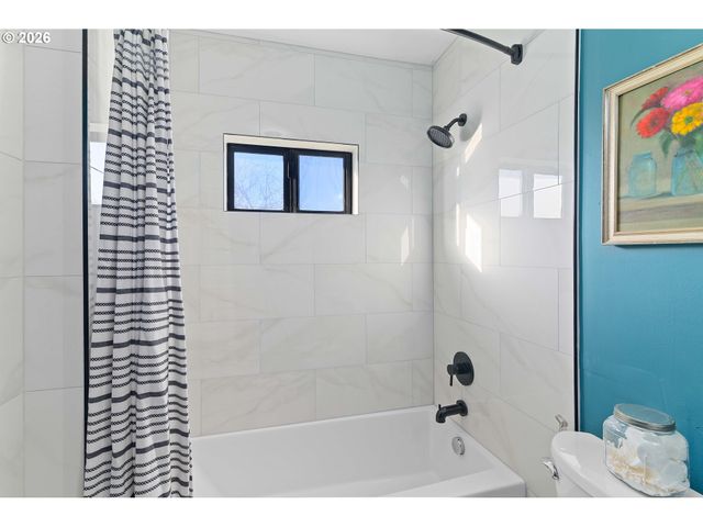 6525 N CAMPBELL Ave, Portland, OR 97217