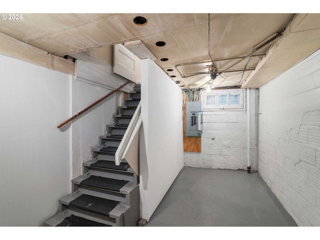 6525 N CAMPBELL Ave, Portland, OR 97217