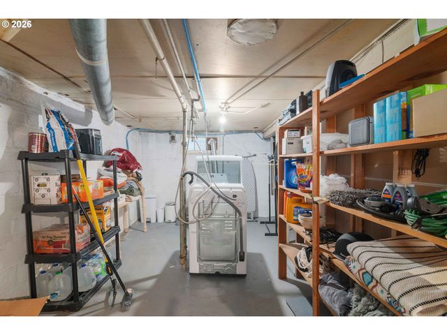 6525 N CAMPBELL Ave, Portland, OR 97217