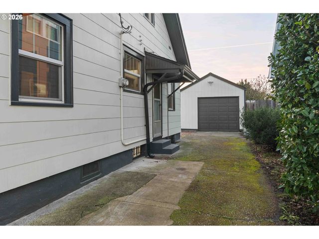 6525 N CAMPBELL Ave, Portland, OR 97217