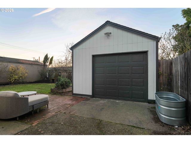 6525 N CAMPBELL Ave, Portland, OR 97217