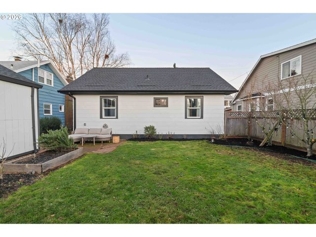 6525 N CAMPBELL Ave, Portland, OR 97217