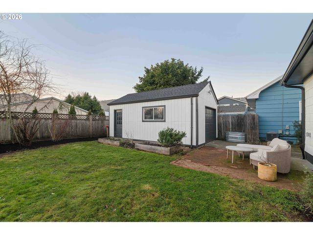 6525 N CAMPBELL Ave, Portland, OR 97217