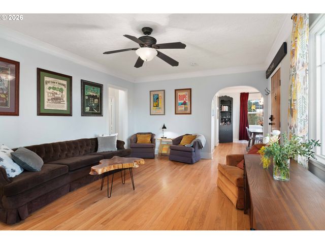 6525 N CAMPBELL Ave, Portland, OR 97217