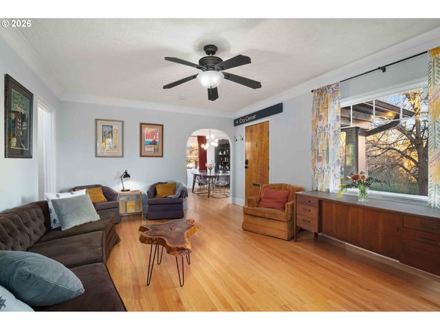 6525 N CAMPBELL Ave, Portland, OR 97217