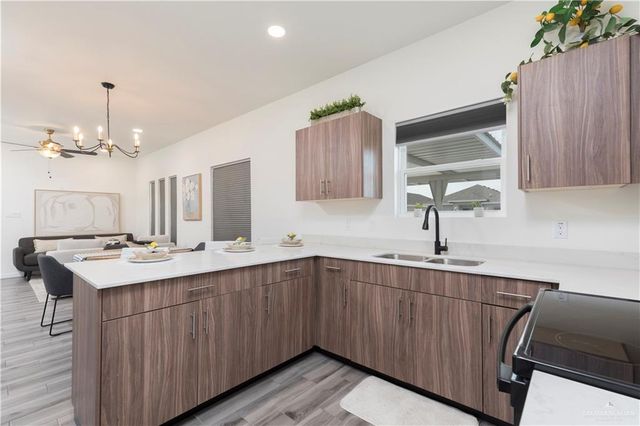 1006 N Clarence Avenue 2, Edinburg, TX 78541