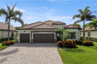 9352 Vercelli CT, Naples, FL 34113