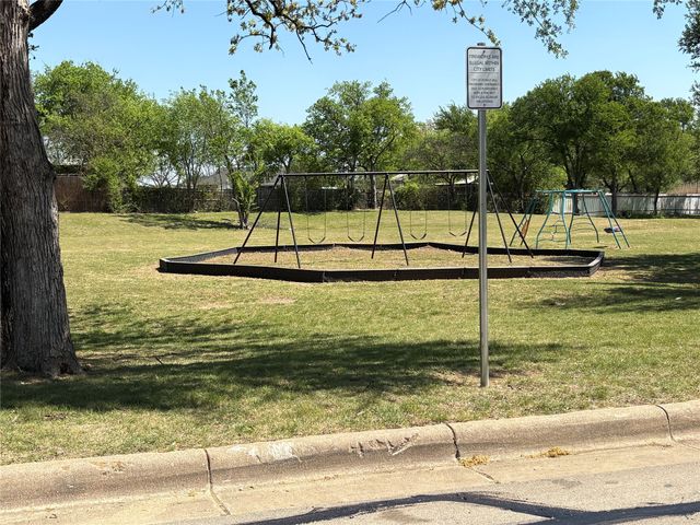 6720 Trailwood Drive, Forest Hill, TX 76140