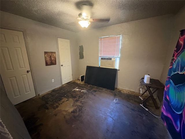 6720 Trailwood Drive, Forest Hill, TX 76140