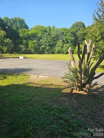 627 Lancer Court NW, Concord, NC 28027