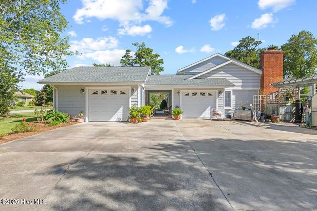 201 Sycamore Drive, Beaufort, NC 28516